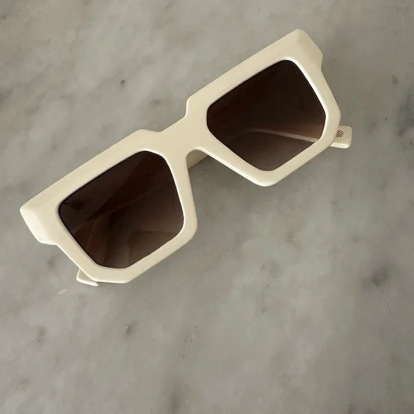 Gia x RHW Sunnies - Ivory - www.joarbit.com display picture 2